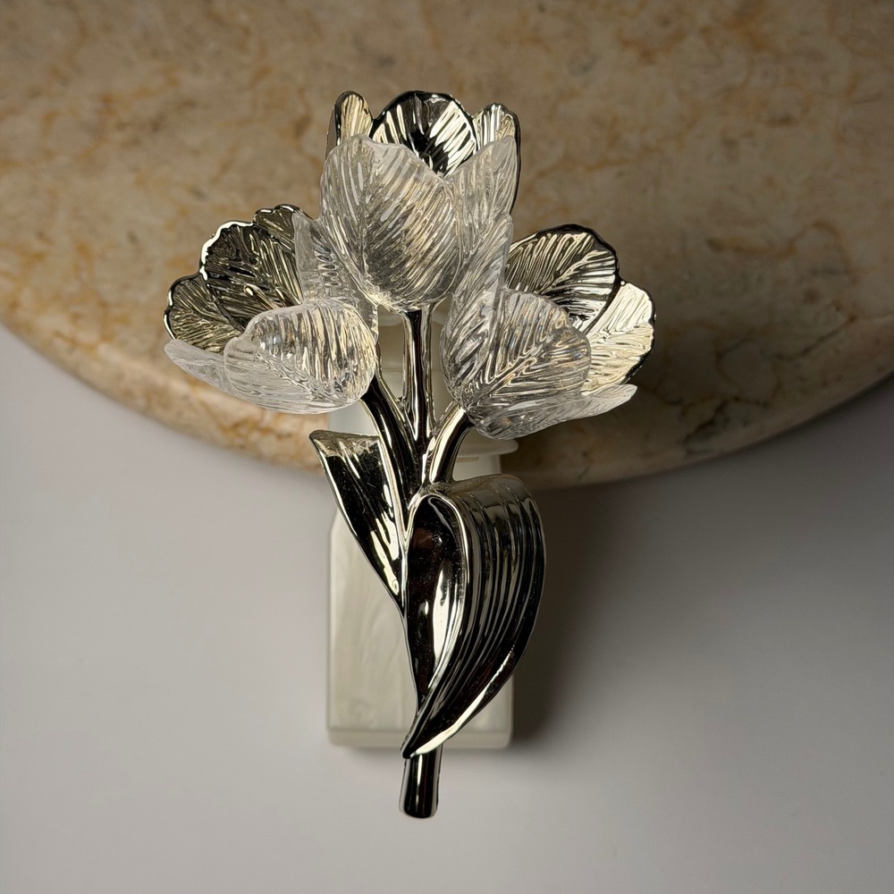 Bath & Body Works Wallflowers Plug Silver Clear Triple Tulip Flower Decor